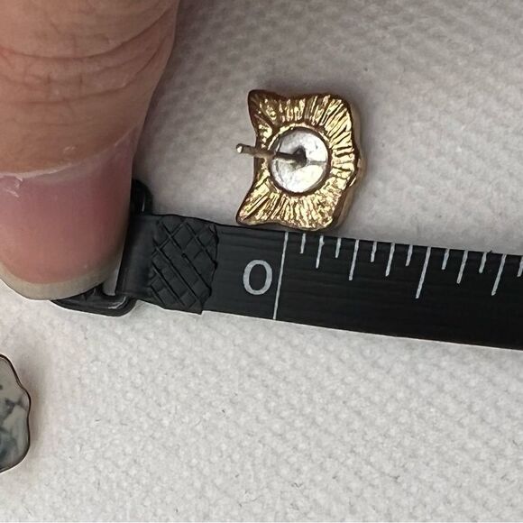 🍭4/$20 Cat post stud earrings - Picture 2 of 3